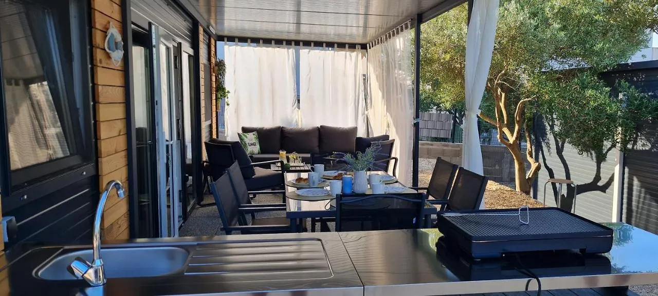 مكان تخييم Innova Travelvir Mobhome Olive Shade سفيتي بيتار كرواتيا